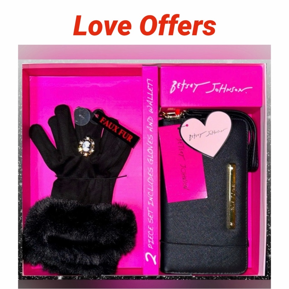 Betsey Johnson Gloves & Wallet Wristlet 12 Card Slot Zipper Pocket Gift Box NWT